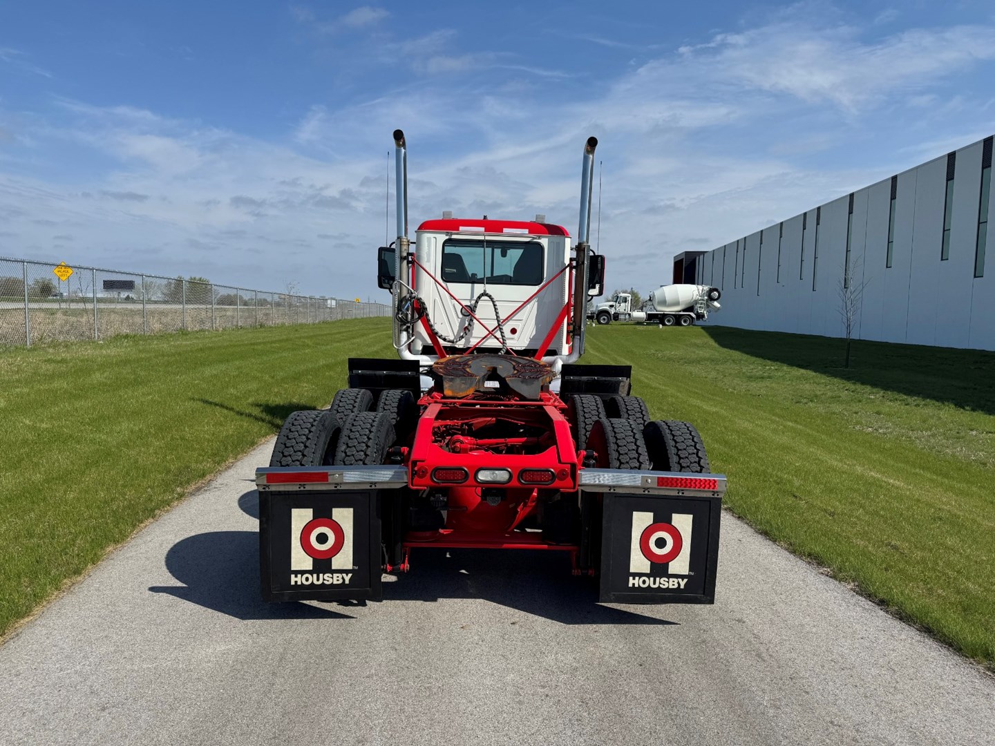 Used 2023 Mack Pinnacle - image 5